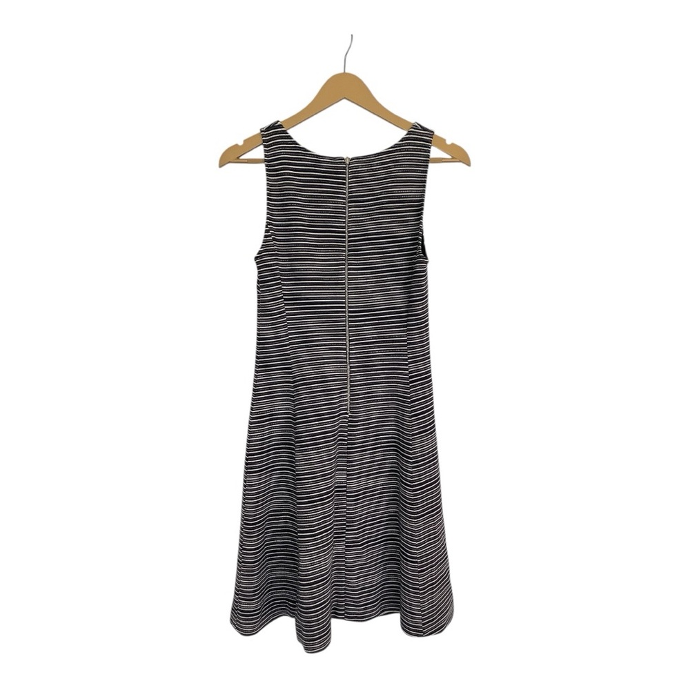 Banana Republic Navy & White Striped Sleeveless Fit & Flare Dress Size 8
B027 - Picture 3 of 7